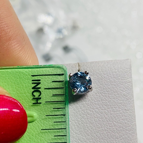 🌟 Sterling Silver 925 Blue Topaz Stud Earrings - Picture 4 of 5